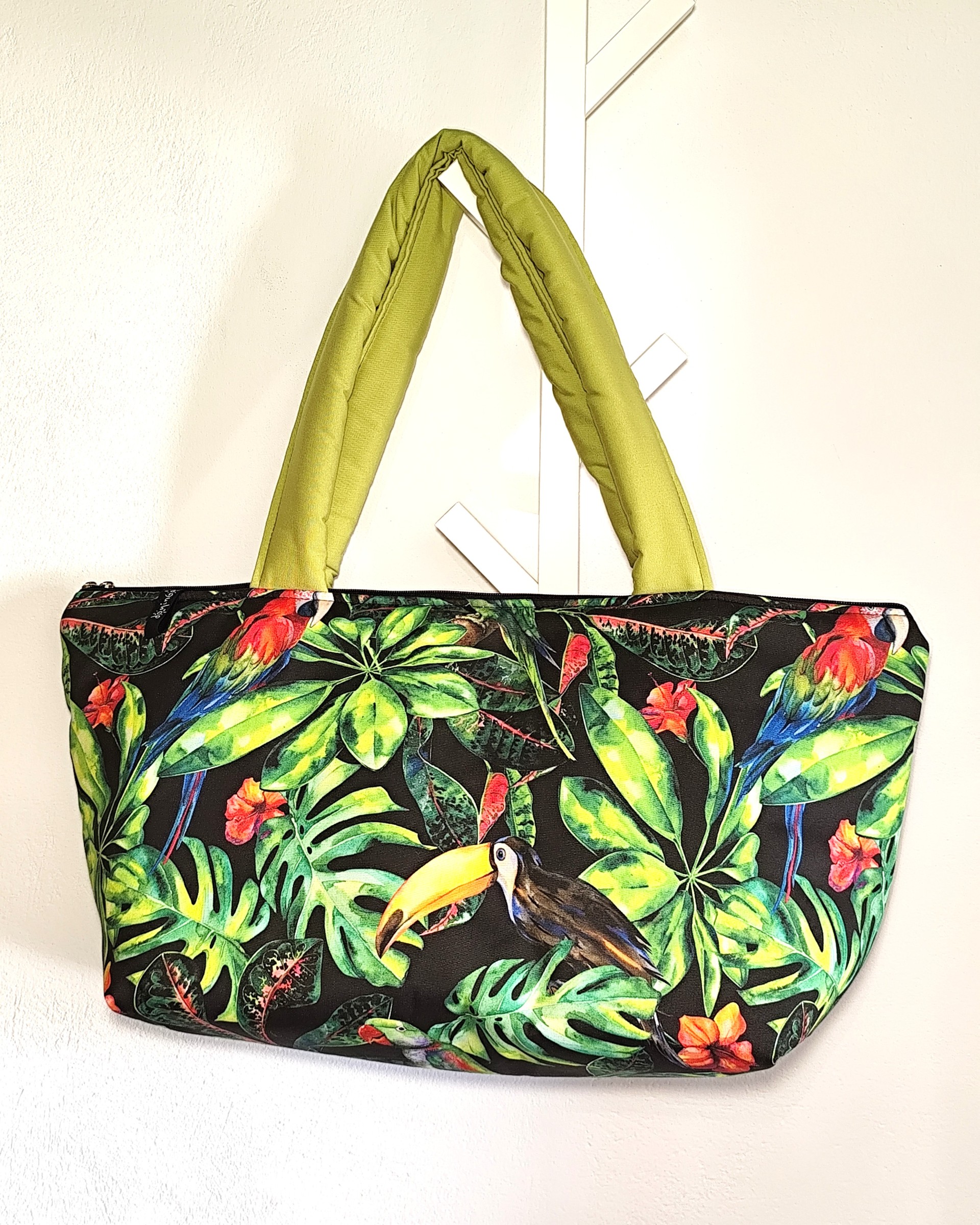 Puffer Tote bag large black bird